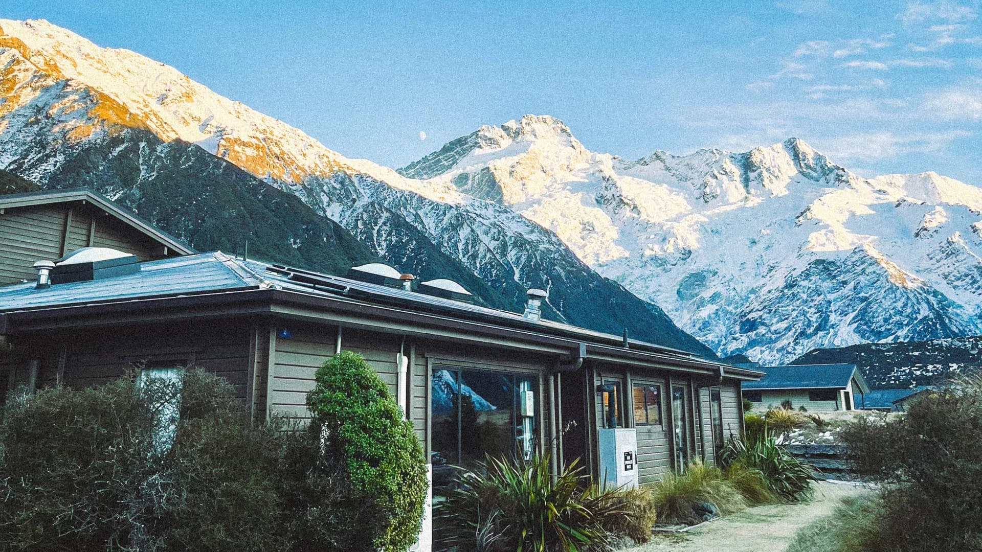 Debrief. Episode 3: Hostel Chronicles